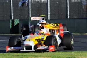 Alonso resignado ante el dominio de Brawn GP