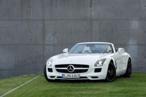 Mercedes SLS AMG Roadster en video
