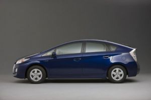 Toyota admite fallas con el freno del Prius 2010.