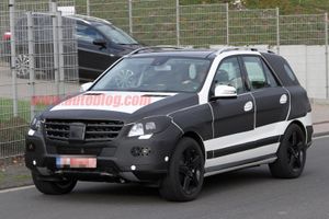 Fotos espía del Mercedes ML63 AMG 2012 (con vídeo)