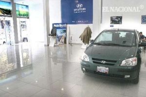 Autorizan la compra-venta de coches en Cuba