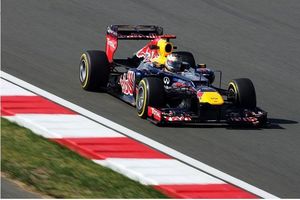 Vettel y Red Bull marcan el ritmo