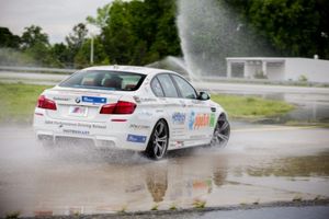 El BMW M5 bate el récord del drift más largo