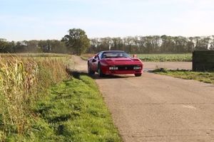 De Gymkhana por el campo con un Ferrari 288 GTO