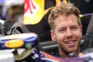 Vettel sonríe de nuevo con el RB10
