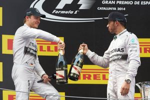 Hamilton no se conforma con batir a Nico Rosberg