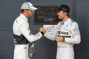 Button ve a Hamilton tan inteligente como Rosberg