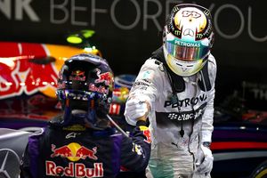 Hamilton: "Aún no he aburrido tanto como Vettel"