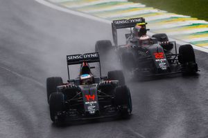 Alonso: "Habrá un día en el que haya que irse contra Vettel"