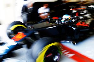 Briatore: "Alonso no estará en Mercedes en 2017"