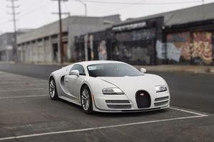 El último Bugatti Veyron de carrocería coupé fabricado busca nuevo propietario
