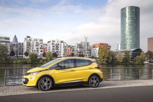 El Opel Ampera-e llega a Europa, más caro que Nissan Leaf y BMW i3