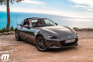 Los precios y equipamiento del nuevo Mazda MX-5 RF en España