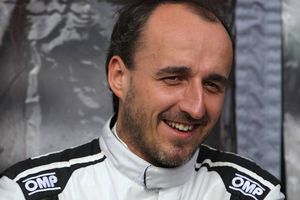 Robert Kubica prueba un Fórmula E en Donington Park