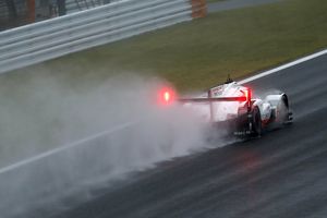 Bamber y Hartley reclaman la pole para Porsche en Fuji
