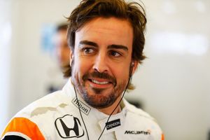 Steiner: "Alonso normalmente llora como un bebé"