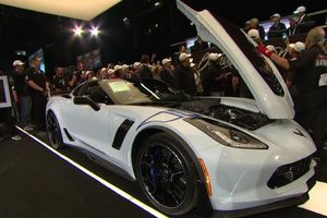 El primer Corvette Carbon 65 Edition subastado por 1.4 millones