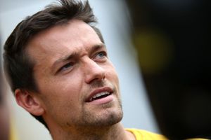 Renault ve a Palmer "en un campeonato de clase mundial" pese a descartarle