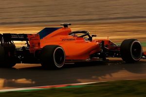 McLaren consigue completar su programa de pruebas en el penúltimo día en el Circuit