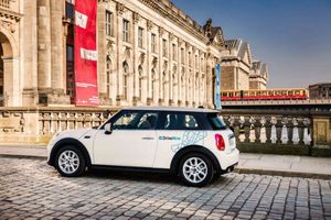 BMW y Daimler fusionan Drive Now y car2Go en la mayor empresa de movilidad de Europa