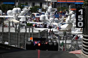 Los comisarios no aplican sanción en el accidente entre Leclerc y Hartley