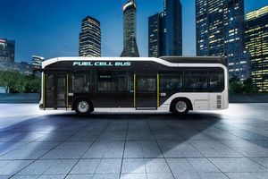 Toyota comienza la producción de su nuevo autobús de hidrógeno