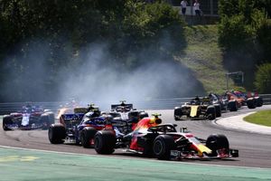 Verstappen critica el "lento" motor Renault: "No deja de romperse"