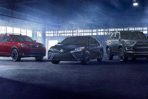 Toyota presenta los nuevos Camry y Highlander Nightshade Edition