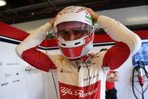 Giovinazzi: "Räikkönen está muy motivado, no pensé que hablaríamos tanto"