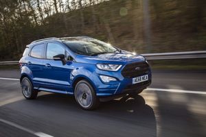 Reino Unido - Febrero 2019: El Ford Ecosport supera sus límites