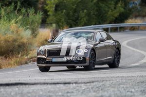 El nuevo Bentley Flying Spur Speed hace su primera aparición en fotos espía