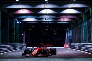 Vettel le da un polémico doblete a Ferrari para enfado de Leclerc