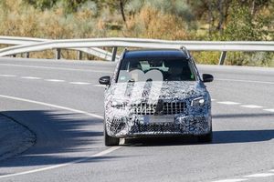 El nuevo Mercedes-AMG GLB 45 4MATIC vuelve a dejarse ver en pruebas de carretera