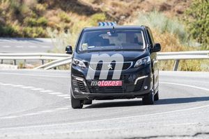 Primeras fotos espía de la Peugeot Traveller Eléctrica, confirmada para 2020