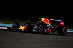 Verstappen: "Mercedes parece muy fuerte, será difícil batirles aquí"