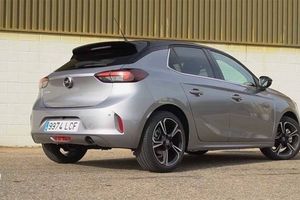 Francia - Diciembre 2019: El nuevo Opel Corsa no despega en Francia