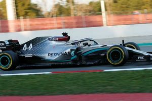 Sólo Hamilton completa más km. que Sainz en la pretemporada 2020 de F1