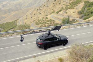 Los Jaguar F-PACE y F-PACE SVR muestran el proceso de filmación de vídeos oficiales