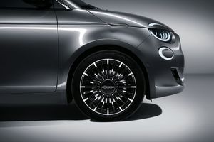 Bridgestone pone los neumáticos al nuevo FIAT 500 Eléctrico