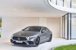 Mercedes CLS 2021, ligeros cambios y más equipamiento en la berlina deportiva