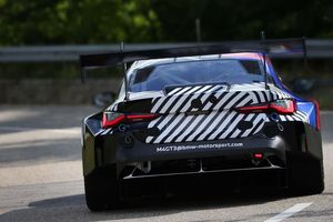 El BMW M4 GT3 completa su primer test con Augusto Farfus de piloto