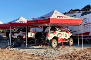 Giniel de Villiers y Toyota reinician los test de cara al Dakar 2021