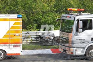 La mula del futuro BMW M8 CSL sufre un accidente en Nürburgring