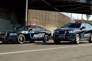 Dodge presenta los renovados Charger y Durango Pursuit policiales