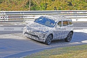 El nuevo Land Rover Evoque LWB de 7 plazas traslada sus pruebas a Nürburgring