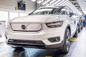 La producción del nuevo Volvo XC40 Recharge, un nuevo SUV eléctrico, ha comenzado