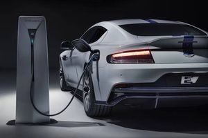 El primer híbrido enchufable de Aston Martin llegará en 2023, y el eléctrico en 2026