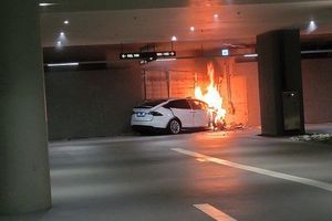 Un Tesla Model X se ha estrellado en un aparcamiento en Seúl por causas desconocidas
