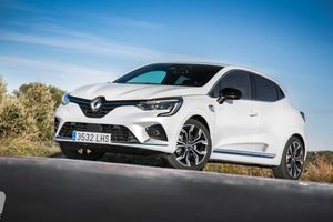 El Renault Clio E-Tech estrena en España el lujoso acabado Initiale Paris