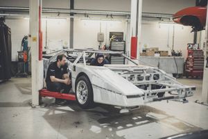 Primeras imágenes del Aston Martin Bulldog durante su restauración